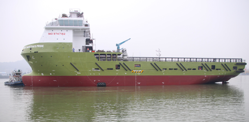 粵新海工86米平臺(tái)供應(yīng)船